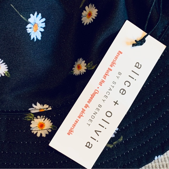 New Alice + Olivia X Fabfitfun reversible Bucket hat black/white daisy - Picture 13 of 15